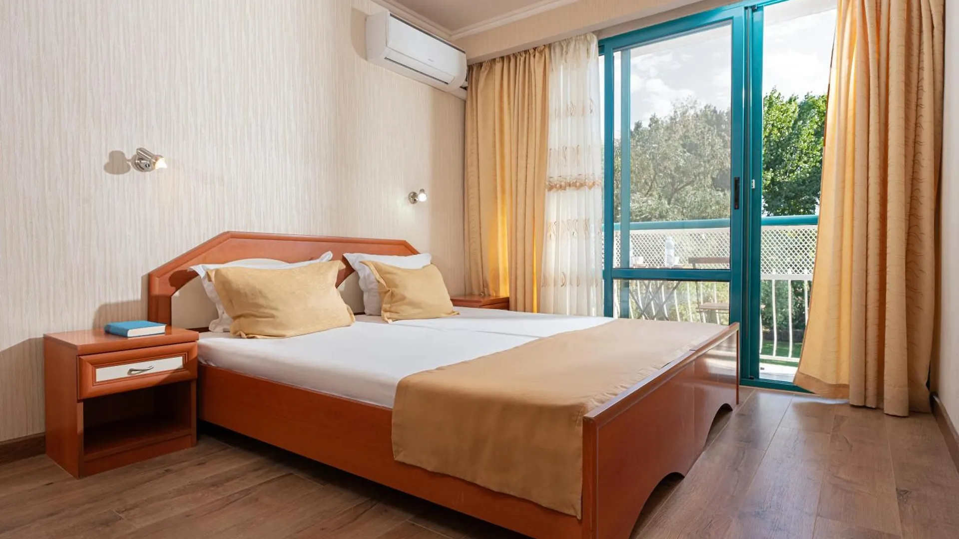 Zefir Hotel Sluneční pobřeží 3*,  Bulharsko
